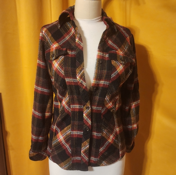Nice Flannel Shirt - Picture 1 of 4